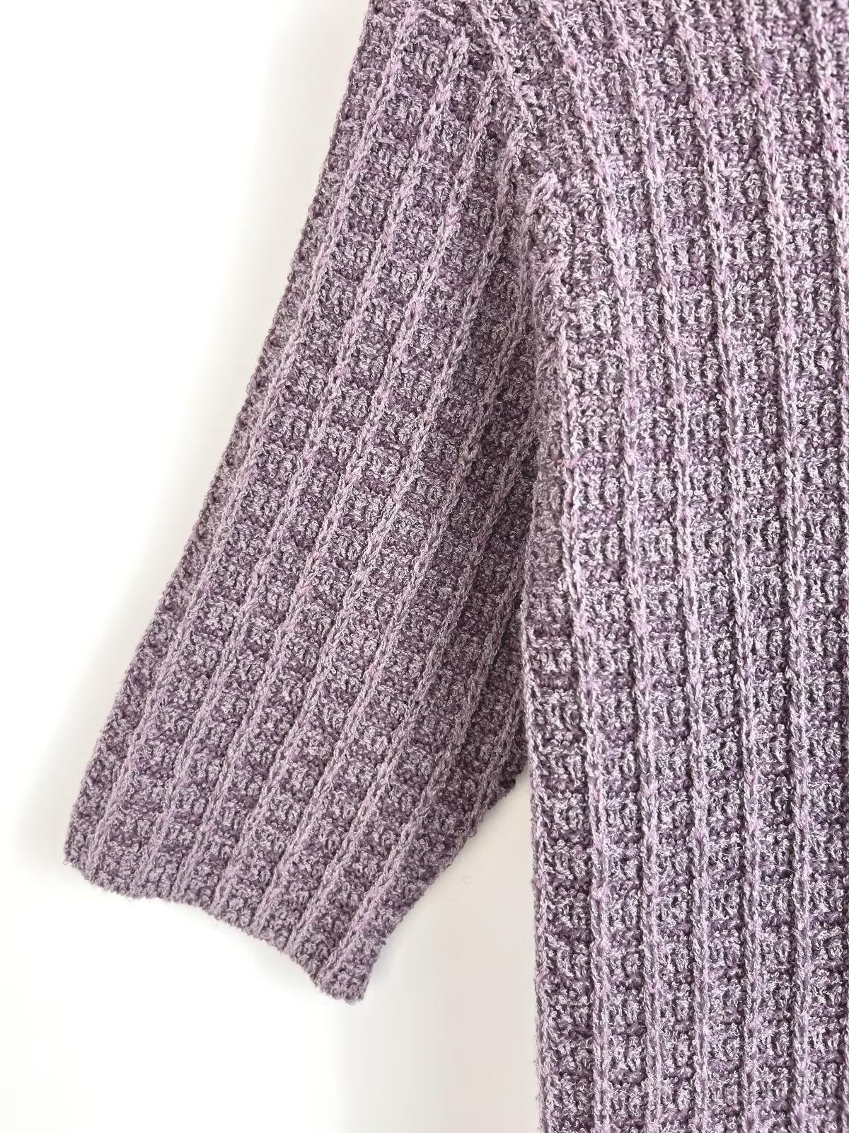 שמלת מיני סרוגה עם שרוולים קצרים ואופנתית לנשים בגימור דמוי פרווה