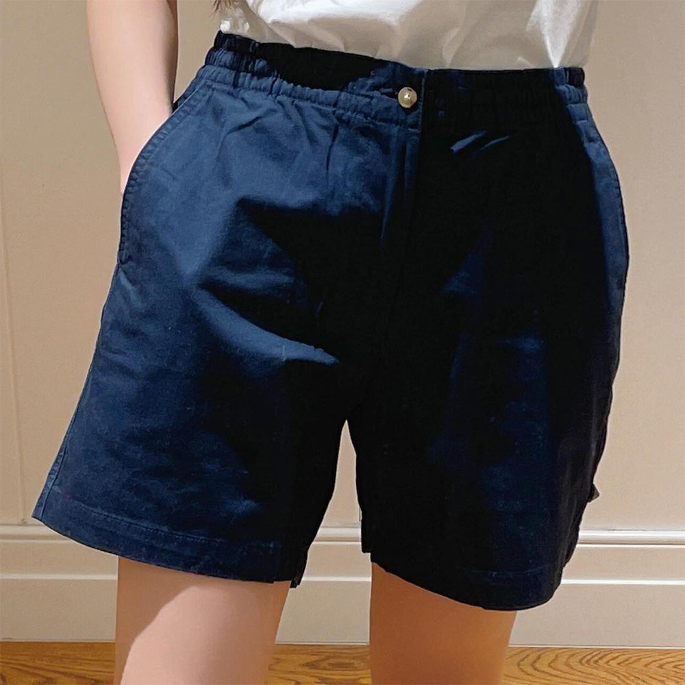 גברים ונשים עם אותם מכנסיים קצרים קז'ואל בסגנון זוג ג'וקר חדשים עם רוכסן במותן אלסטי.