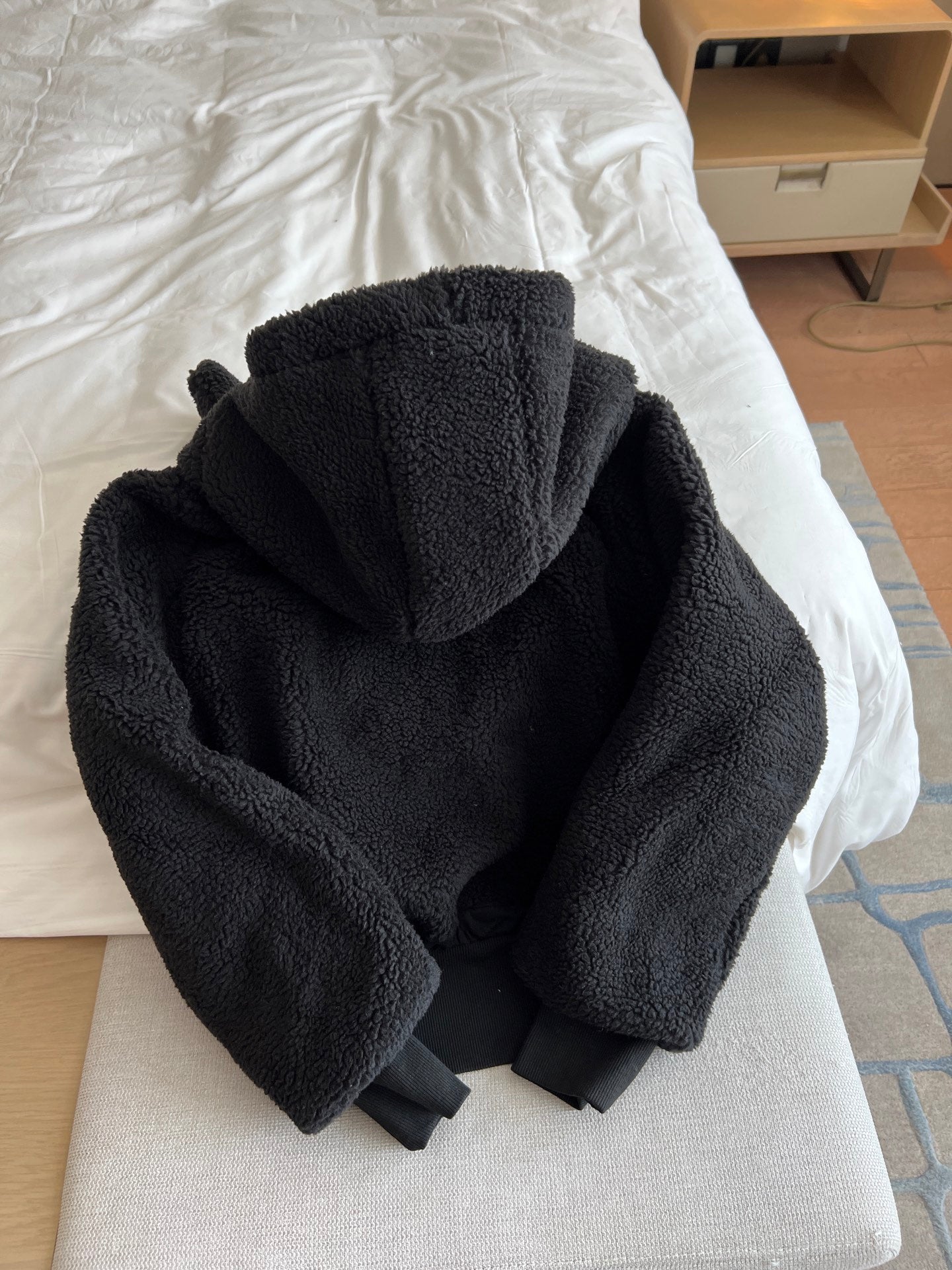 ז'קט קצר צמר כבש רב-תכליתי ואופנתי לנשים