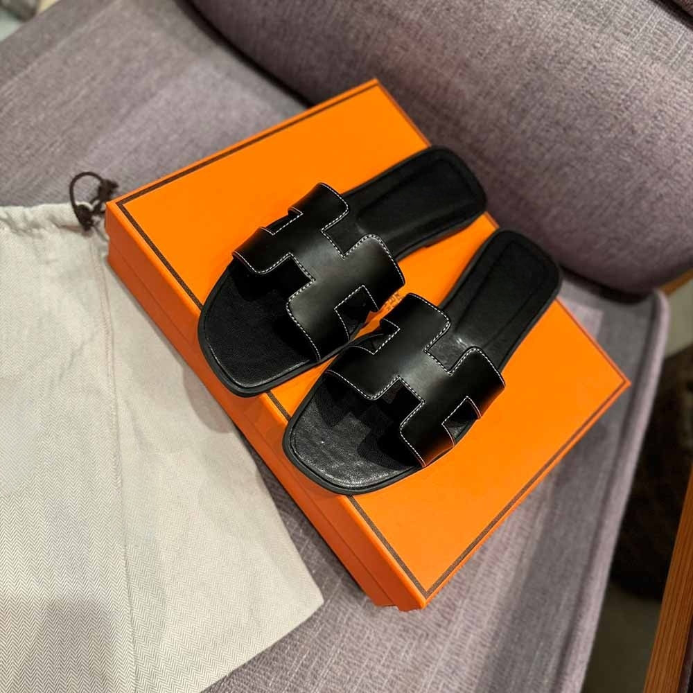 סנדלים שטוחים ודקים עם עקבים גבוהים לנשים, אופנתיים וקז'ואל.