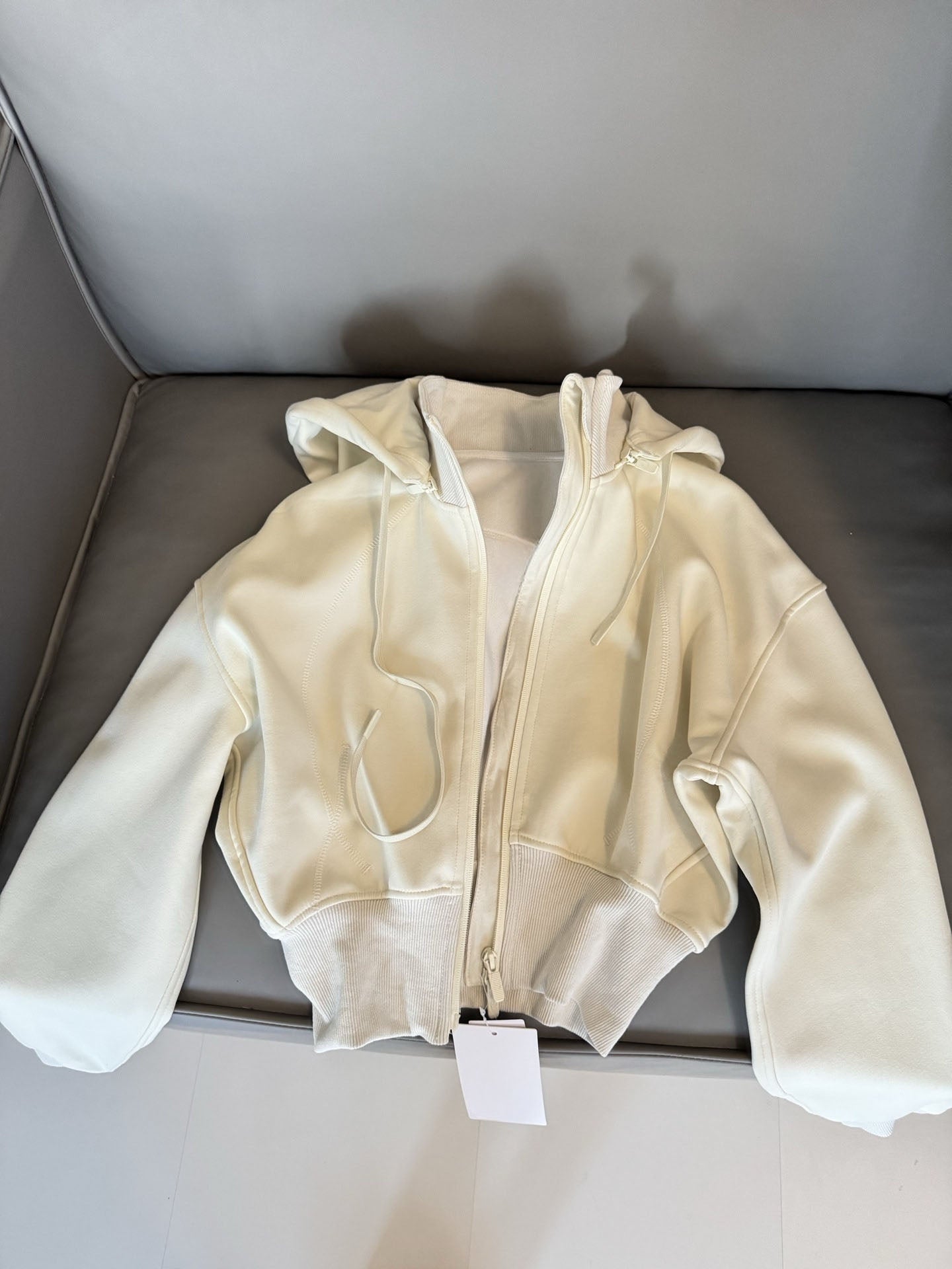 סווטשירט קז'ואל רב-תכליתי חדש לנשים של LU עם קפוצ'ון ורוכסן מוברש