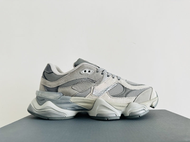 Men's and Women's New Casual Joker Sneakers Mesh Breathable Platform Shock-absorbing Running Shoes.