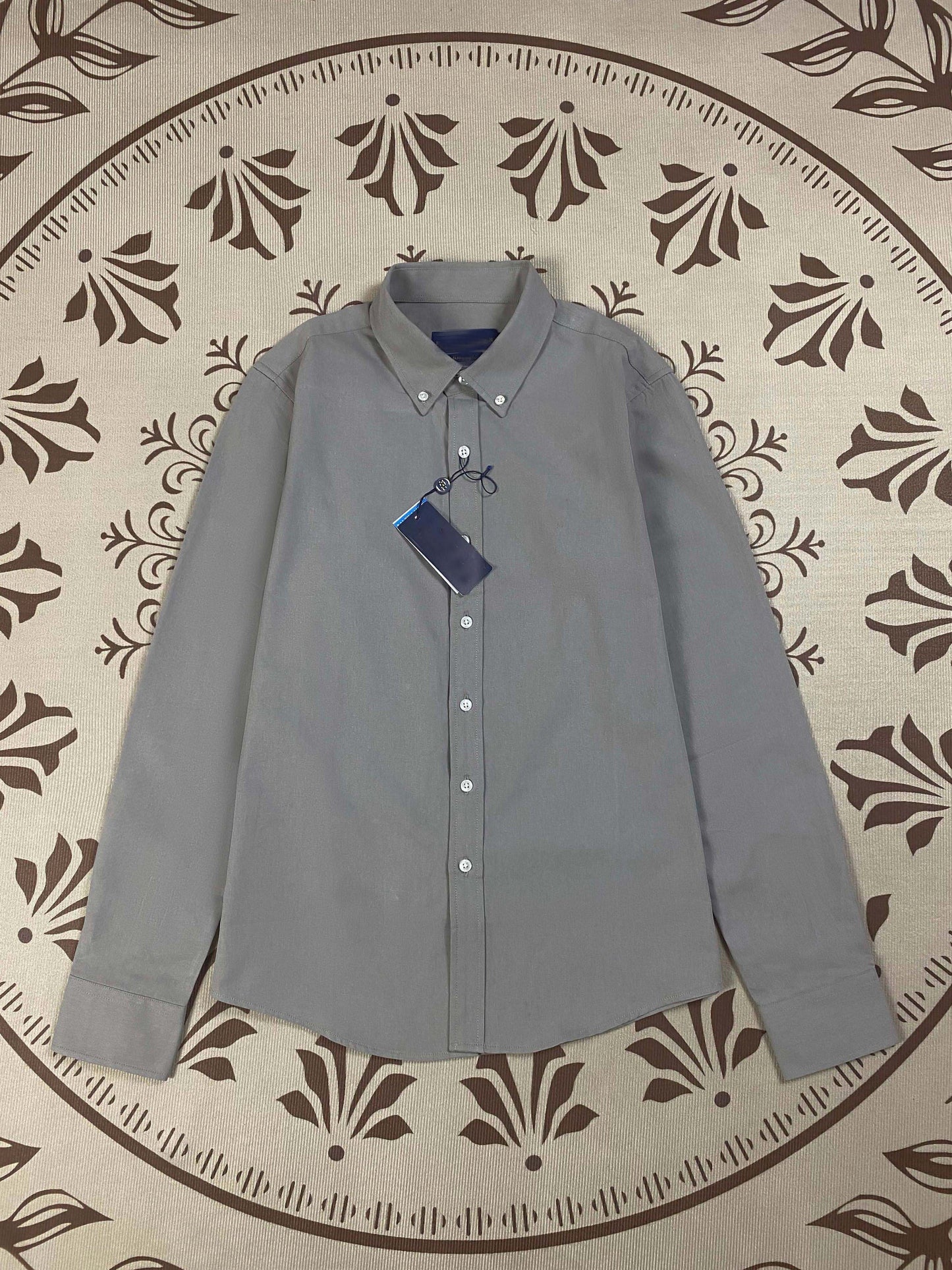 גברים ונשים עם אותה חולצת ג'וקר עם שרוולים ארוכים וקז'ואלית חדשה לזוג, רקומה מכותנה.