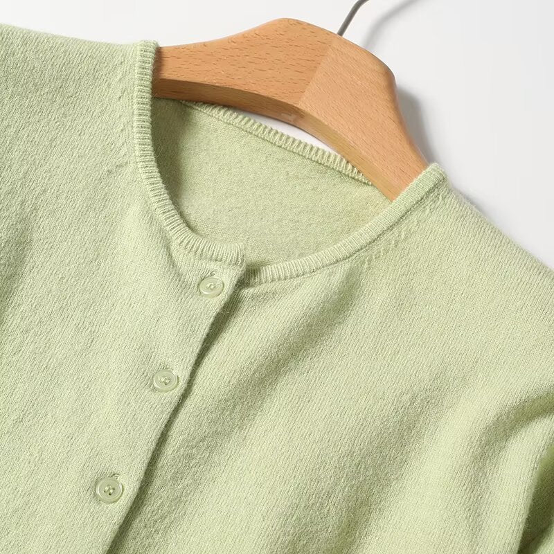 Women's autumn fashion casual long sleeved knitted cardigan